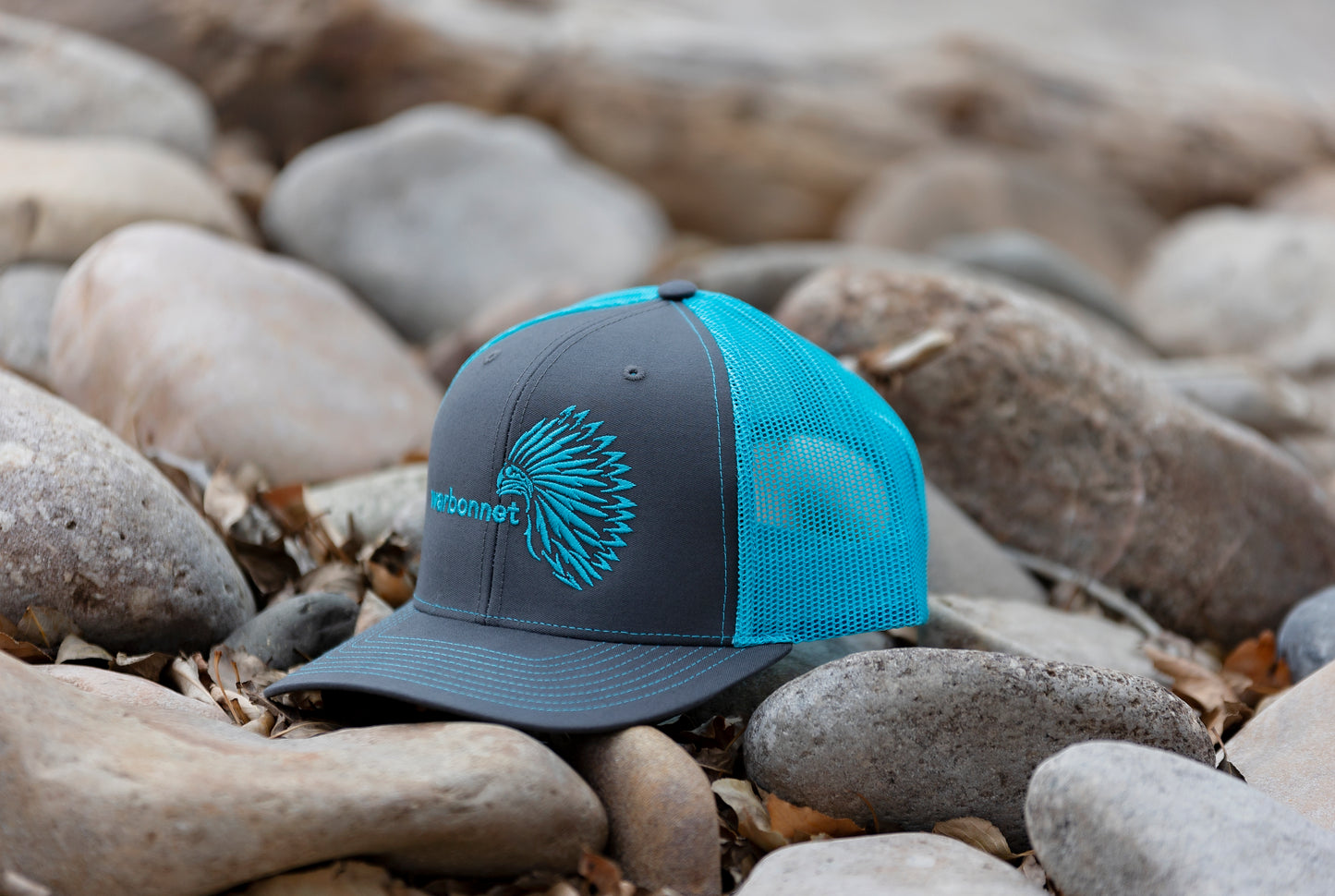 warbonnet trucker hat - Charcoal / Neon Blue