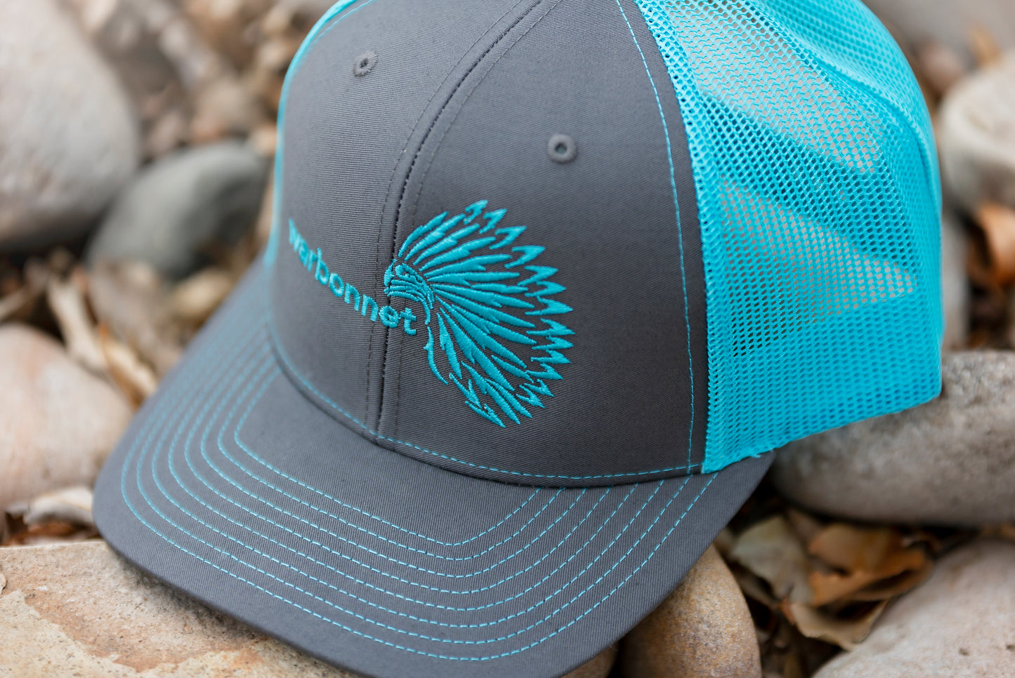 warbonnet trucker hat - Charcoal / Neon Blue