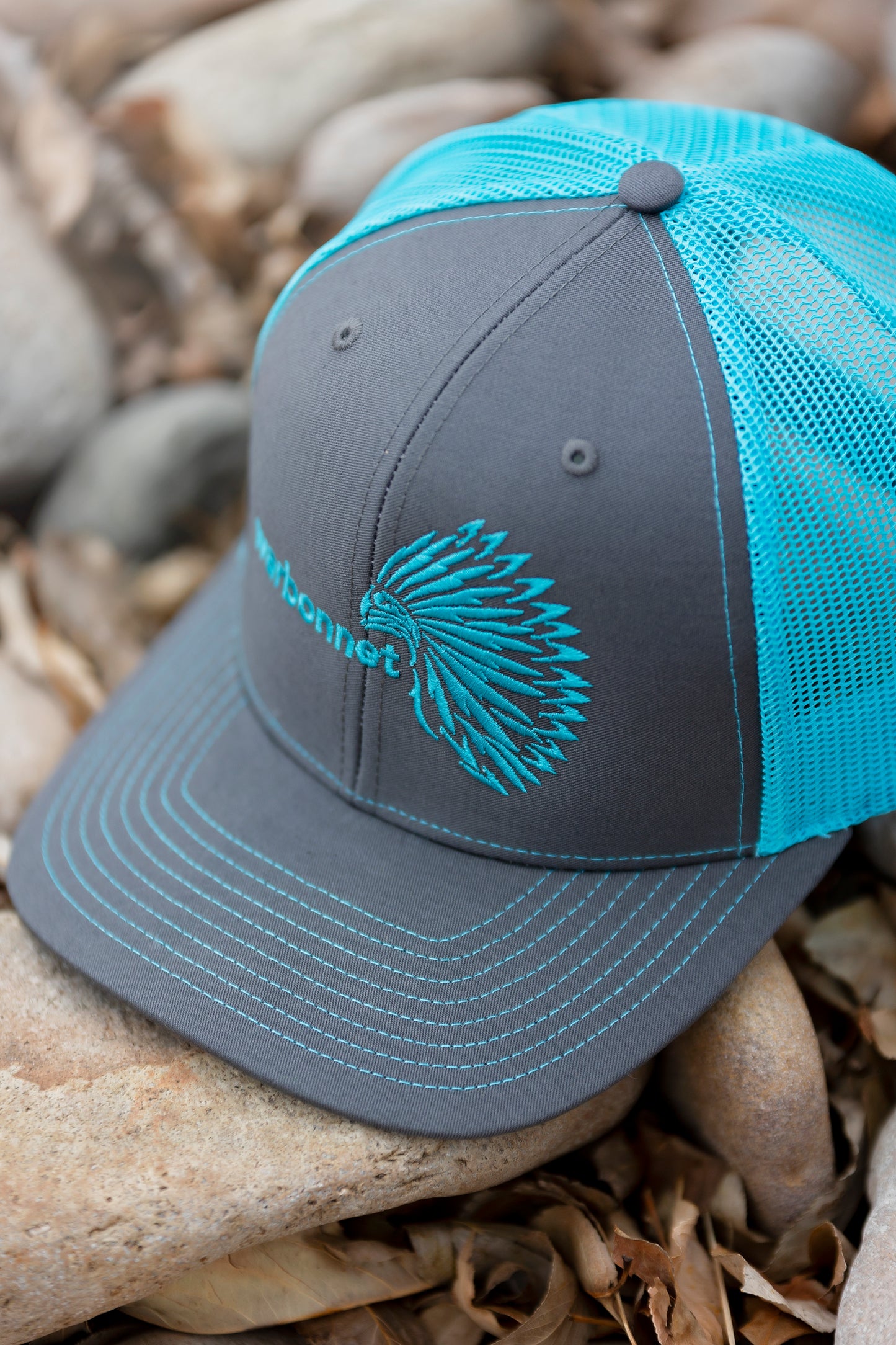 warbonnet trucker hat - Charcoal / Neon Blue