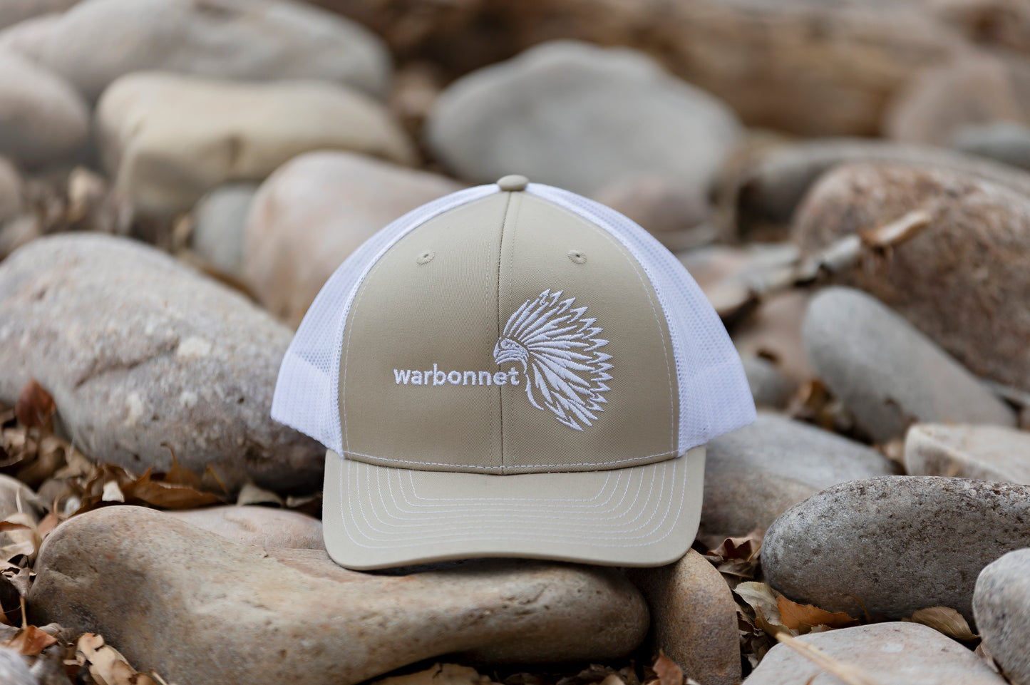 warbonnet trucker hat - Khaki / White