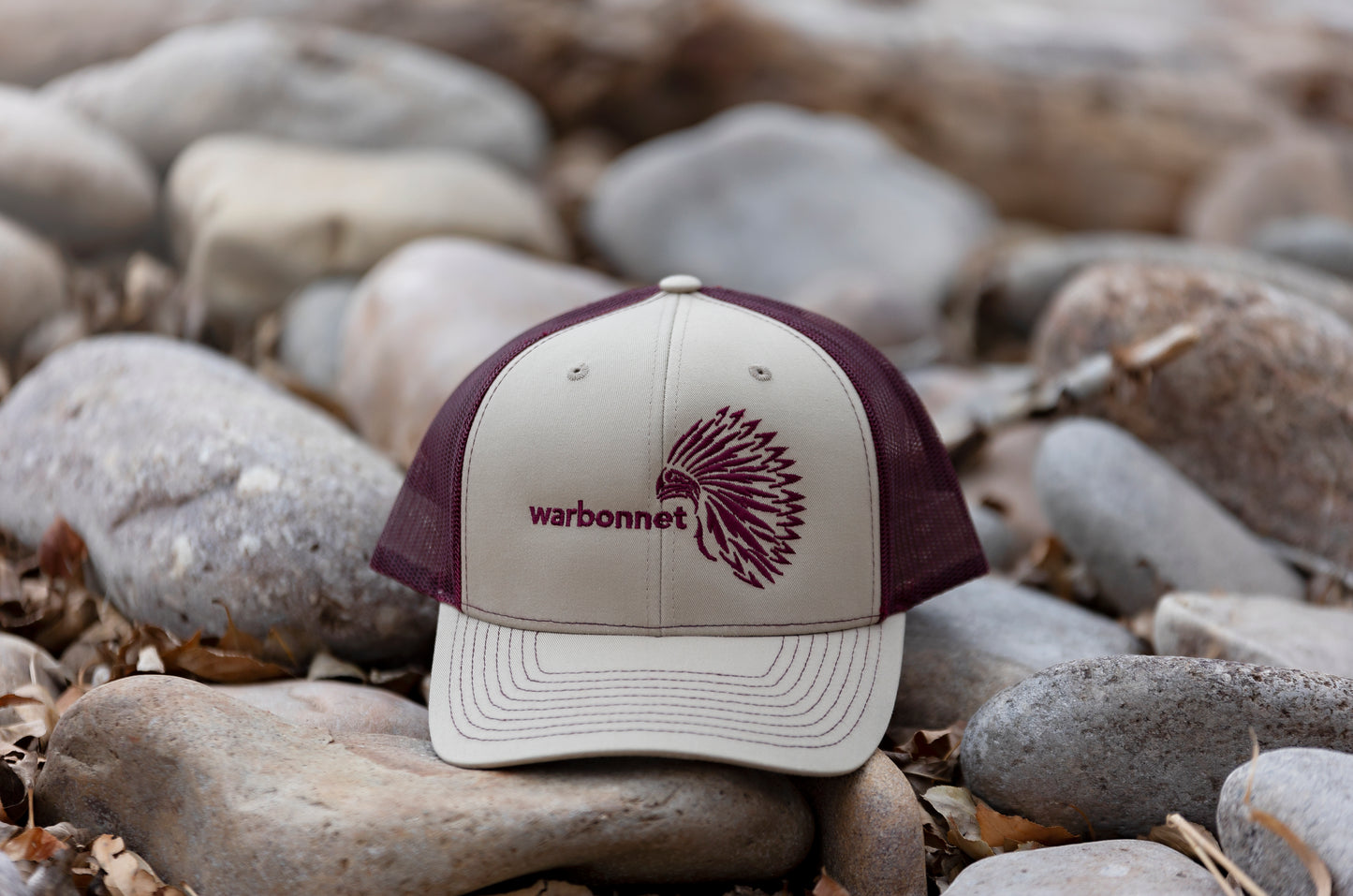 warbonnet trucker hat - Khaki / Burgundy