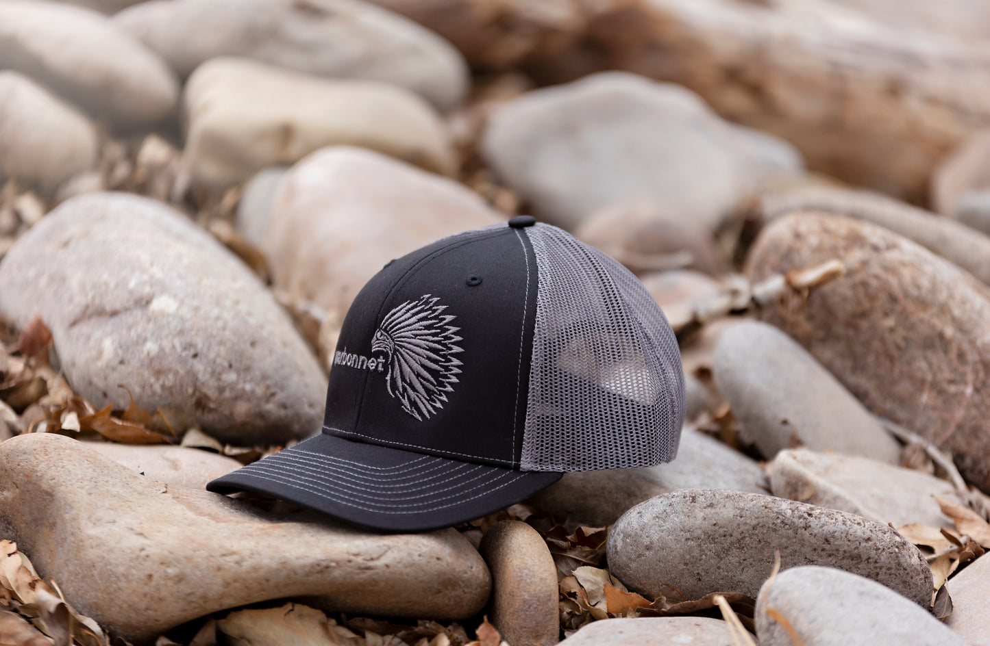 warbonnet trucker hat - Black / Charcoal