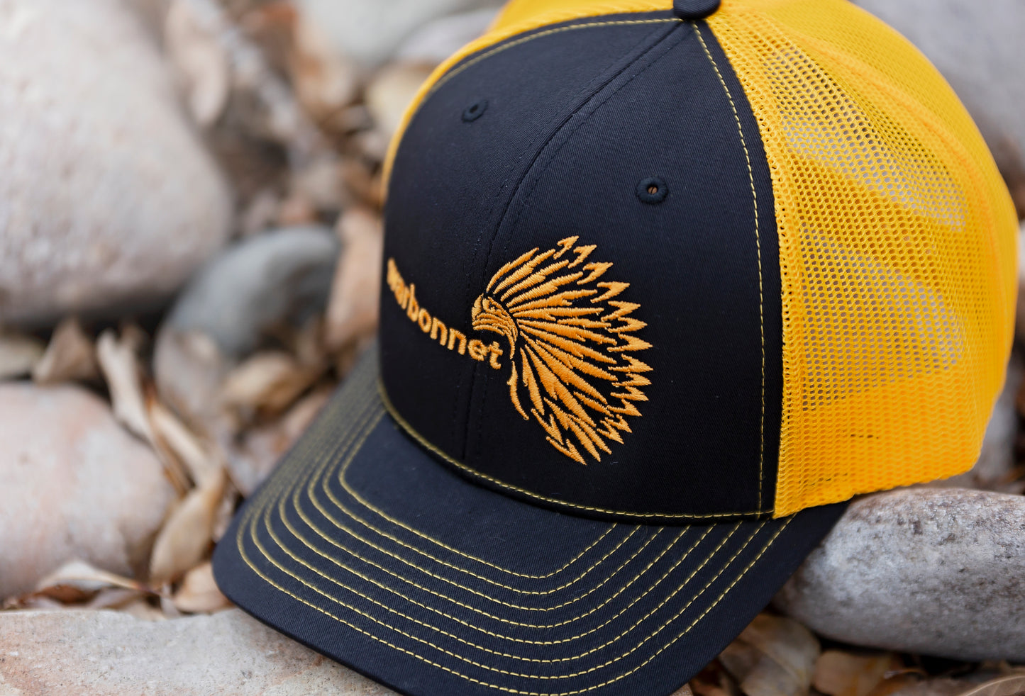 warbonnet trucker hat - Black / Gold