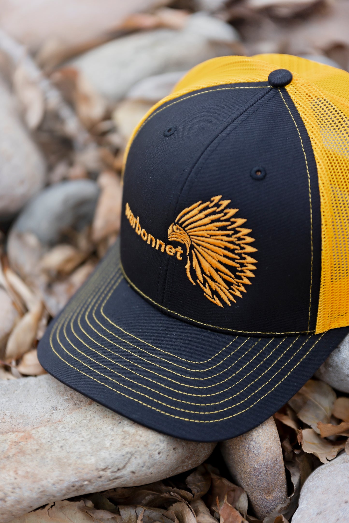 warbonnet trucker hat - Black / Gold