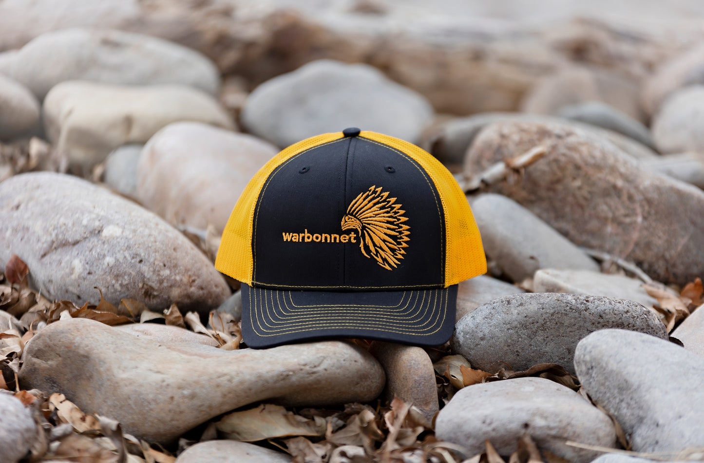 warbonnet trucker hat - Black / Gold